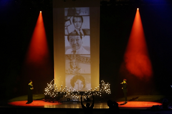 144719_dam-vinh-hung_liveshow-sai-gon-bo