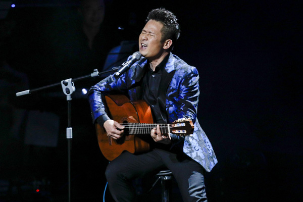 Bằng Kiều chia sẻ: 'Mùa đông lúc nào cũng đẹp, cũng sung sướng bởi vì mình được mặc đẹp hơn và nếu mình có hơi béo tý thì có thể che phủ được các loại áo.'