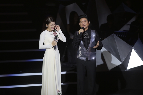 Đàm Vĩnh Hưng hóa hồn ma trong liveshow Tố My 7