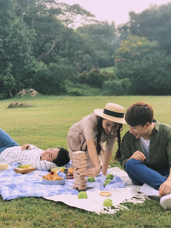 MV 'Tình yêu chậm trễ' cán mốc 2 triệu views, Monstar tung clip hát live nhắng nhít 2